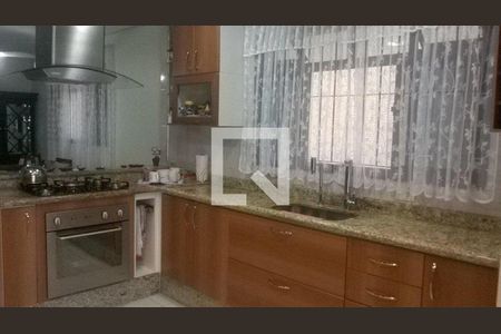 Casa à venda com 3 quartos, 240m² em Vila Dom Pedro I, São Paulo