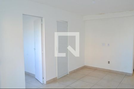 Sala de apartamento para alugar com 2 quartos, 53m² em Taquara, Rio de Janeiro
