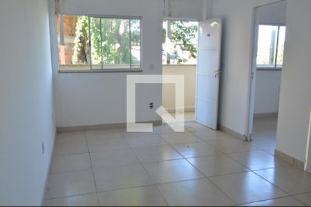 Sala de apartamento para alugar com 2 quartos, 53m² em Taquara, Rio de Janeiro