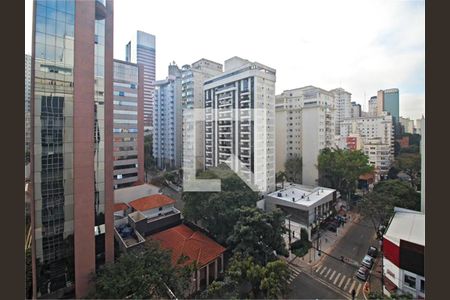 Apartamento à venda com 3 quartos, 136m² em Cerqueira César, São Paulo