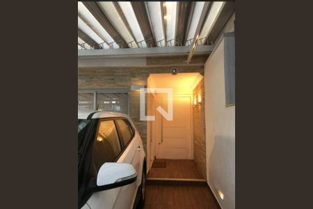 Casa à venda com 3 quartos, 210m² em Vila Nivi, São Paulo