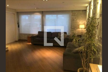 Sala de casa à venda com 3 quartos, 210m² em Vila Nivi, São Paulo