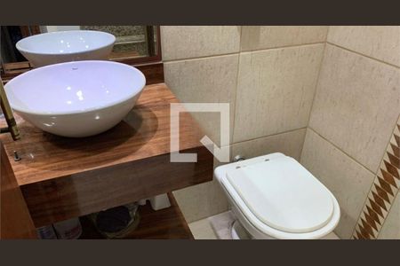 Casa à venda com 3 quartos, 200m² em Vila Nivi, São Paulo