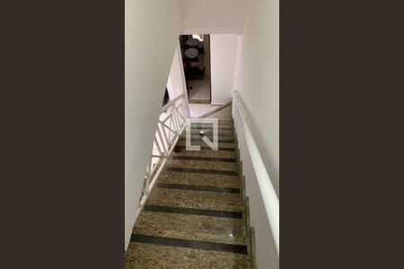 Sala de casa à venda com 3 quartos, 200m² em Vila Nivi, São Paulo