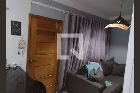 Sala de casa à venda com 2 quartos, 130m² em Vila Nivi, São Paulo