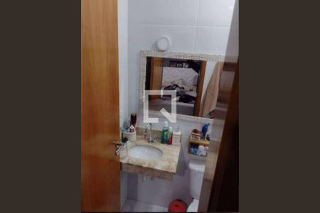 Banheiro de casa à venda com 2 quartos, 130m² em Vila Nivi, São Paulo