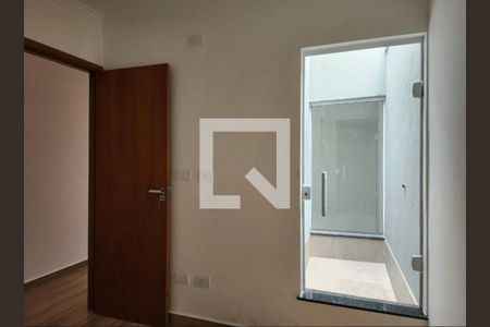 Quarto de casa à venda com 2 quartos, 220m² em Vila Nivi, São Paulo