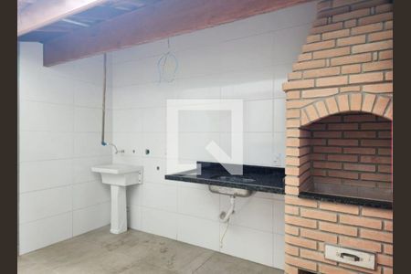 Casa à venda com 2 quartos, 220m² em Vila Nivi, São Paulo