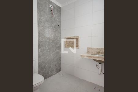 Banheiro de casa à venda com 2 quartos, 220m² em Vila Nivi, São Paulo