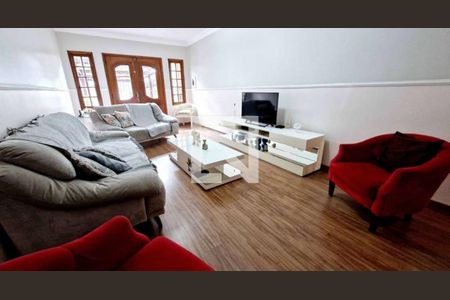 Sala de casa à venda com 3 quartos, 200m² em Vila Nivi, São Paulo