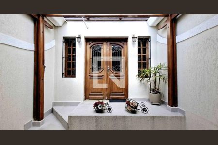 Entrada de casa à venda com 3 quartos, 200m² em Vila Nivi, São Paulo