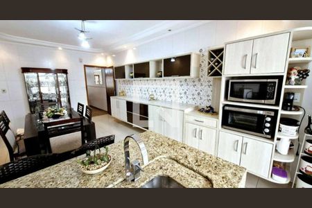 Cozinha de casa à venda com 3 quartos, 200m² em Vila Nivi, São Paulo