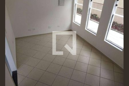 Sala de casa à venda com 2 quartos, 130m² em Vila Nivi, São Paulo