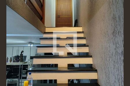 Entrada de casa à venda com 3 quartos, 270m² em Vila Nivi, São Paulo