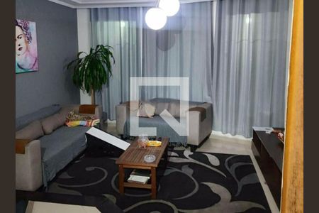 Sala de casa à venda com 3 quartos, 270m² em Vila Nivi, São Paulo