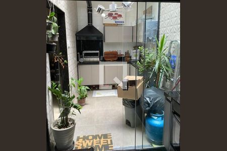 Churrasqueira de casa à venda com 2 quartos, 250m² em Vila Nivi, São Paulo