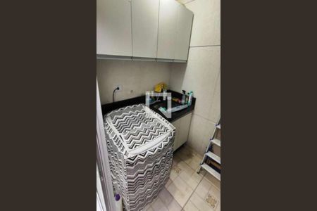 Lavanderia  de casa à venda com 2 quartos, 250m² em Vila Nivi, São Paulo