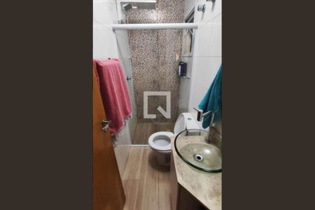 Banheiro de casa à venda com 2 quartos, 250m² em Vila Nivi, São Paulo