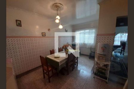 Sala de casa à venda com 4 quartos, 250m² em Vila Nivi, São Paulo