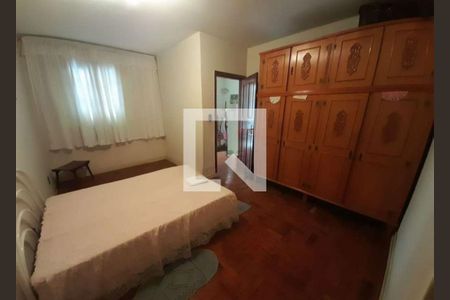 Sala de casa à venda com 4 quartos, 250m² em Vila Nivi, São Paulo