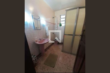 Casa à venda com 4 quartos, 250m² em Vila Nivi, São Paulo