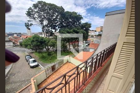 Casa à venda com 4 quartos, 250m² em Vila Nivi, São Paulo