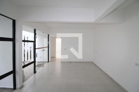 Sala de casa à venda com 3 quartos, 250m² em Vila Basileia, São Paulo