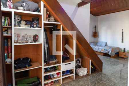 Quarto de casa para alugar com 4 quartos, 309m² em Jardim Bandeirantes, Guarulhos