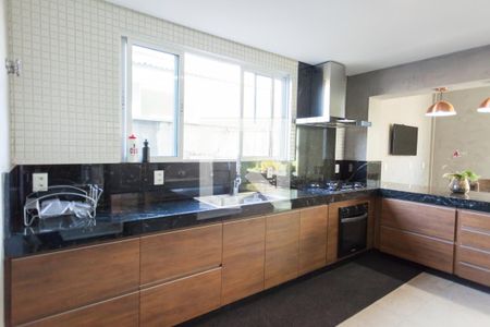 Cozinha de casa de condomínio à venda com 6 quartos, 450m² em Alphaville Nova Lima, Nova Lima
