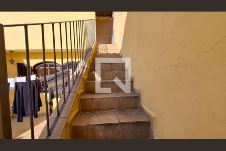 Escada Quintal de casa à venda com 3 quartos, 150m² em Campestre, Santo André