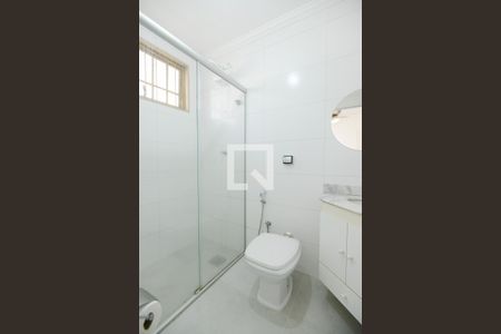 Banheiro de apartamento para alugar com 1 quarto, 34m² em Jardim Irajá, Ribeirão Preto