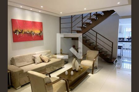 Casa à venda com 4 quartos, 380m² em Serrano, Belo Horizonte