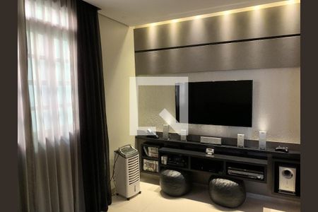 Casa à venda com 4 quartos, 380m² em Serrano, Belo Horizonte