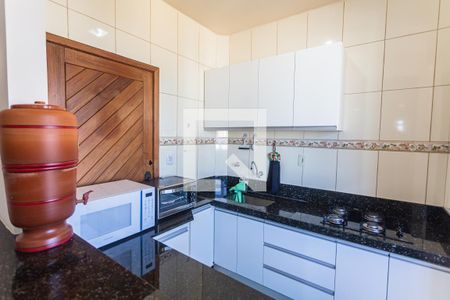 Cozinha de apartamento para alugar com 2 quartos, 59m² em Silveira, Belo Horizonte