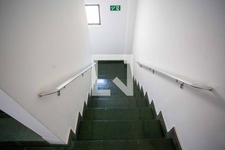 Escada de apartamento à venda com 2 quartos, 70m² em Vila Marchi, São Bernardo do Campo