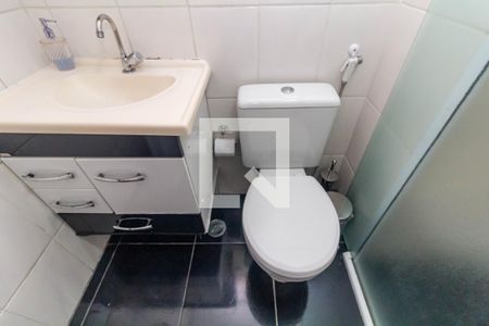 Banheiro de apartamento à venda com 2 quartos, 45m² em Vila Carmosina, São Paulo
