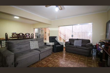 Sala de casa à venda com 4 quartos, 165m² em Vila Carrão, São Paulo