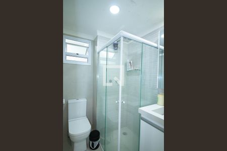 Banheiro de apartamento à venda com 3 quartos, 77m² em Jardim Flor da Montanha, Guarulhos