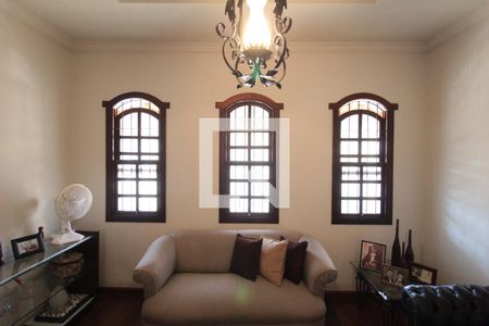 Sala de casa à venda com 3 quartos, 172m² em Santa Amelia, Belo Horizonte