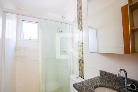 Banheiro da Suíte de apartamento para alugar com 2 quartos, 52m² em Jardim, Santo André