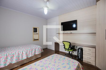 Casa 1 - Quarto 1 de casa para alugar com 6 quartos, 280m² em Vila Romero, São Paulo