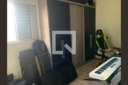 Casa à venda com 3 quartos, 327m² em Parque das Nações, Santo André