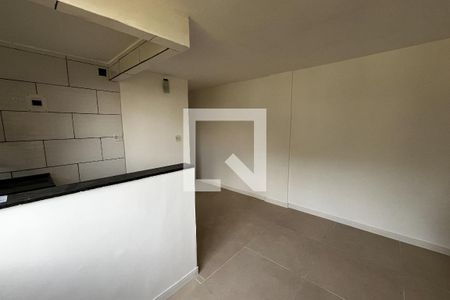 Sala de apartamento para alugar com 2 quartos, 48m² em Praia da Bandeira, Rio de Janeiro