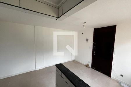 Sala de apartamento para alugar com 2 quartos, 48m² em Praia da Bandeira, Rio de Janeiro