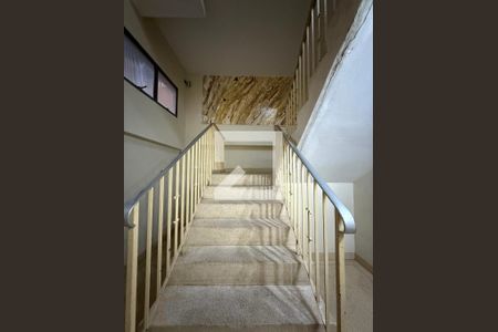 Area Comum - Escada de apartamento à venda com 2 quartos, 74m² em Vila Galvão, Guarulhos