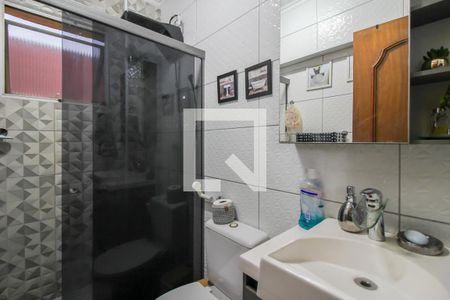 Banheiro de apartamento à venda com 2 quartos, 74m² em Vila Galvão, Guarulhos