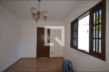 Sala de casa para alugar com 2 quartos, 75m² em Campo Grande, Rio de Janeiro