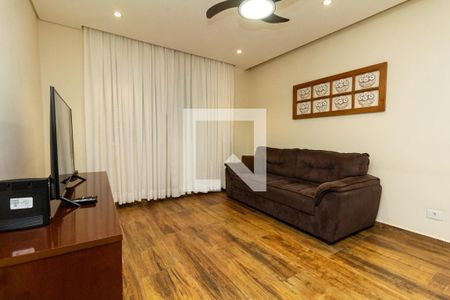 Casa 1: Sala de casa à venda com 3 quartos, 525m² em Vila Carrão, São Paulo