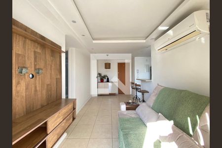 Sala de apartamento para alugar com 2 quartos, 54m² em Del Castilho, Rio de Janeiro