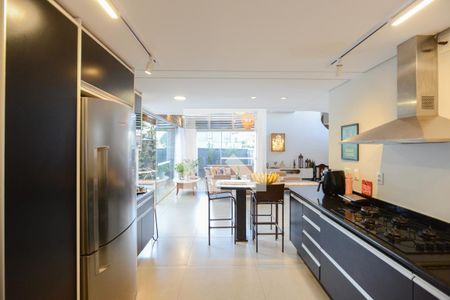 Cozinha de casa de condomínio para alugar com 5 quartos, 350m² em , Ribeirão Preto